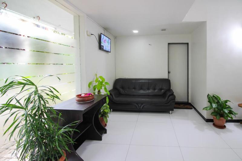 Hotel Treebo Brooks Manor Pune