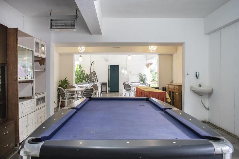 Treebo Brooks Manor Hotel 3*