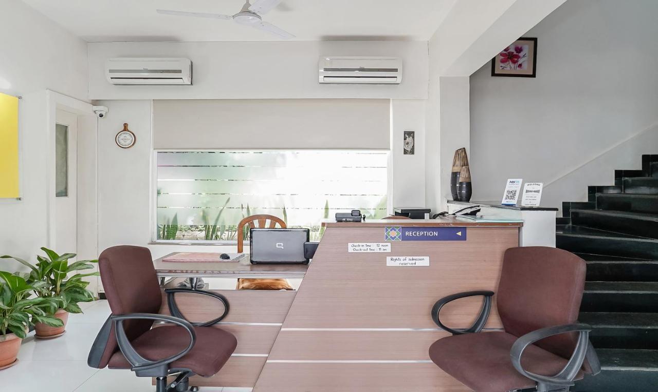Treebo Brooks Manor 3* Pune